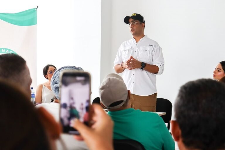Jairo Aguilar confirma programas del gobierno nacional para que guajiros accedan a vivienda propia