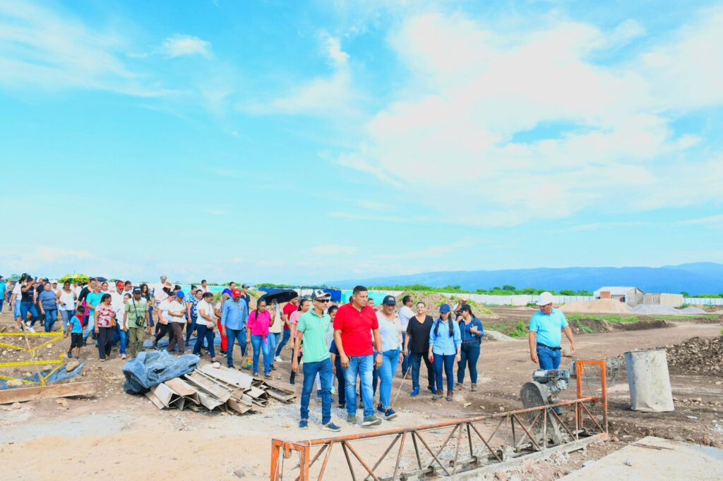 En compañía del DNP, alcaldía de Barrancas realizó una visita de inspección a viviendas de interés social