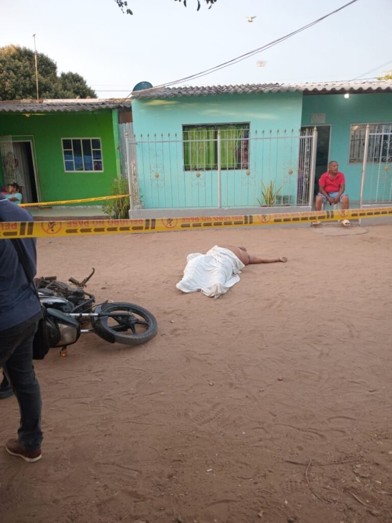 Motociclista chocó con manjol y el conductor perdió la vida