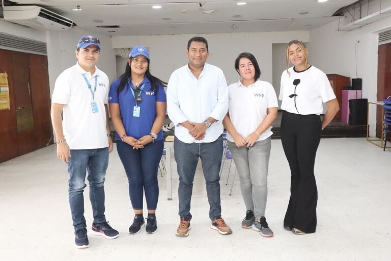 Encuentro en Maicao entre las autoridades municipales y funcionarios del Programa Mundial de Alimentos