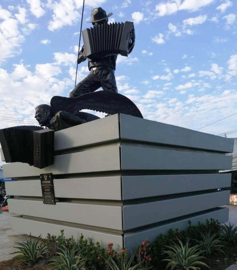 Monumento de 'Francisco El Hombre', ubicado en Riohacha, La Guajira