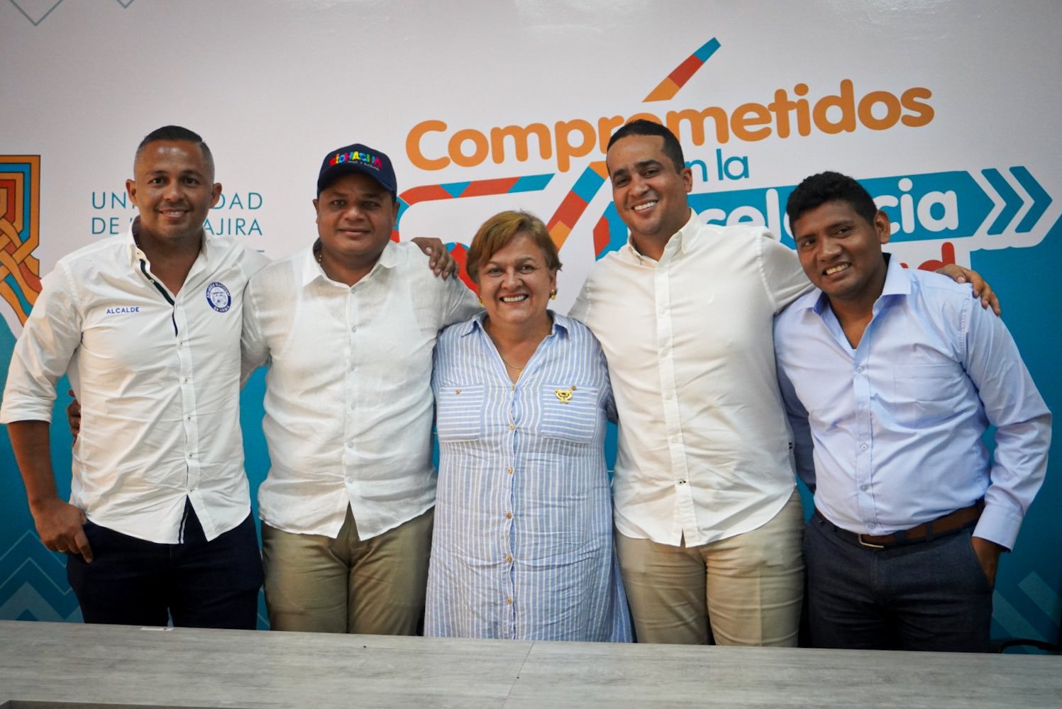 Jaime Buitrago, alcalde de Uribia; Genaro Redondo, alcalde de Riohacha; Luz Marina Munera, Consejera Presidencial de las Regiones; Jairo Aguilar, Gobernador de La Guajira; Jhon Pimienta, alcalde de Manaure.