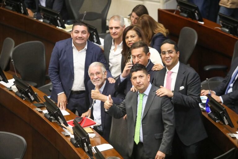 Senador Alfredo Deluque y Gobernador Jairo Aguilar avalan reforma para fortalecer la autonomía de los departamentos, distritos y municipios