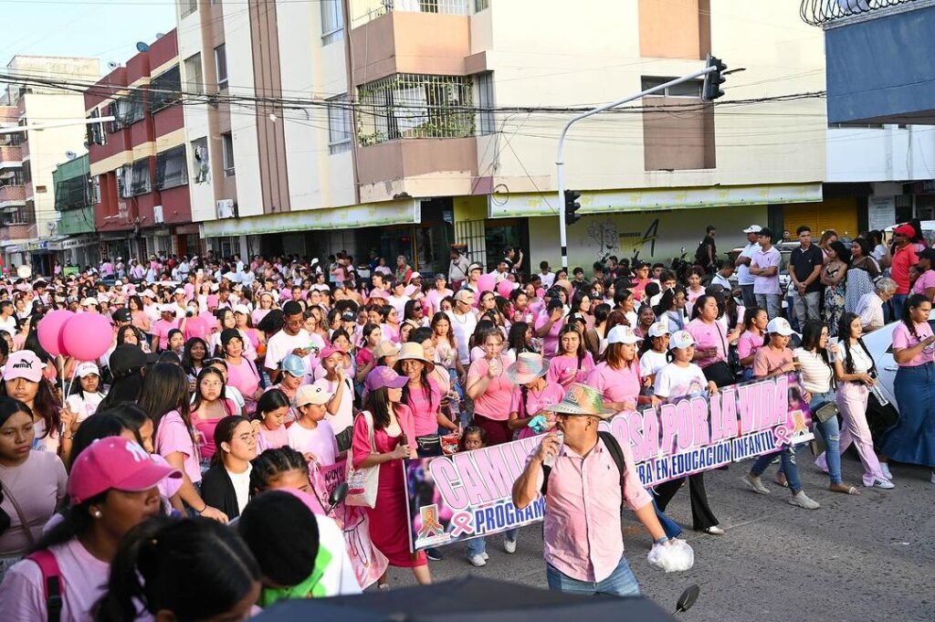 Exitosa fue la ‘Caminata Rosa’ de Uniguajira 2024: unidos por la prevención