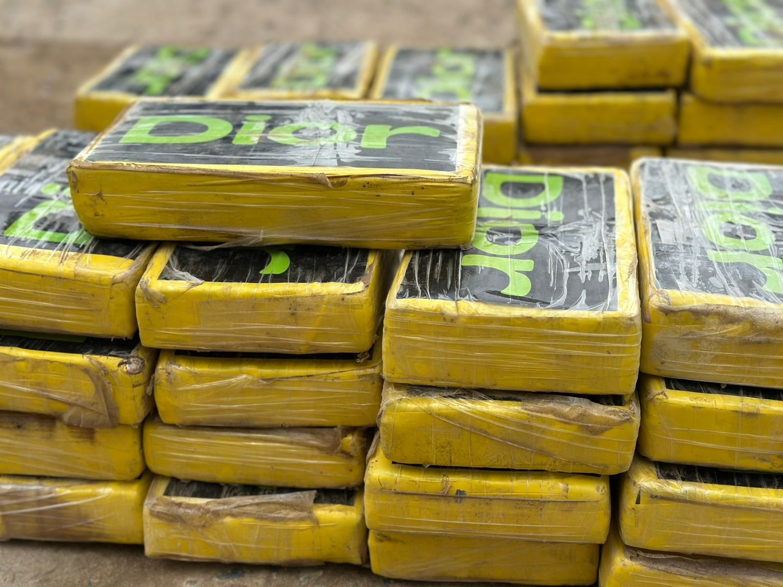 Grupos Rondón y Matamoros incautan cocaína y destruyen cultivo de marihuana en La Guajira