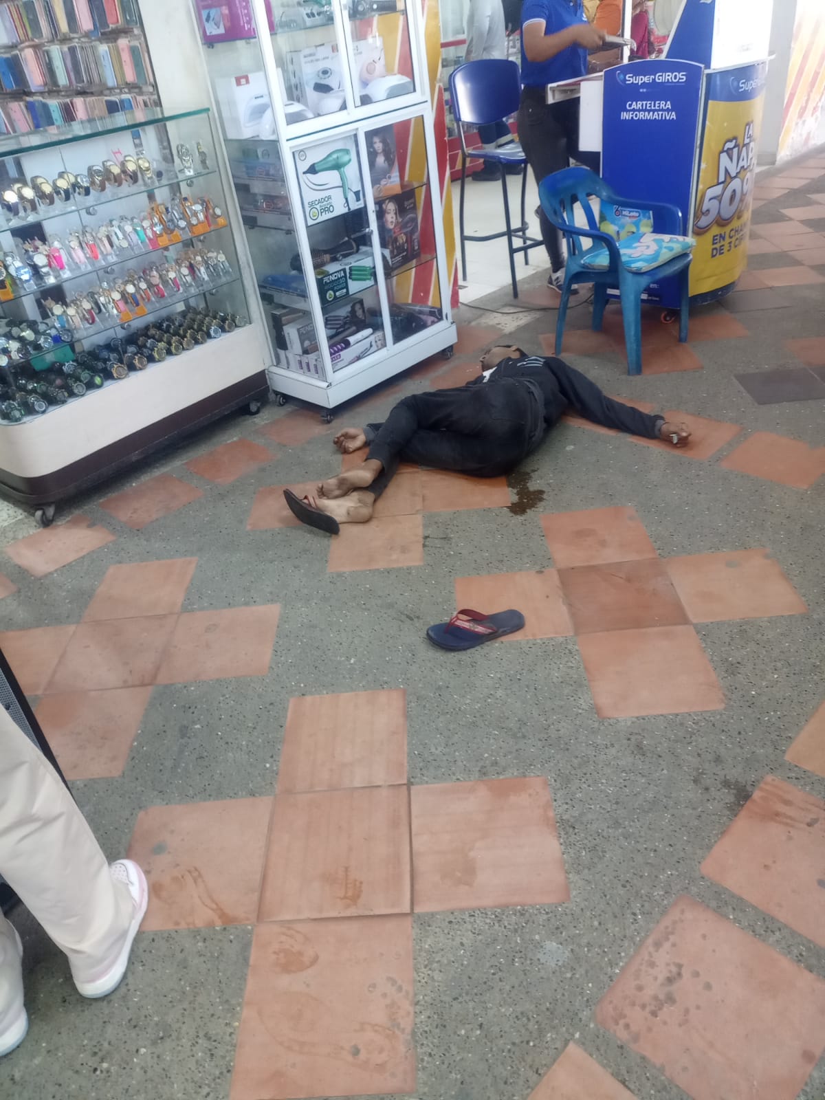 Venezolano herido con arma blanca en el mercado viejo de riohacha