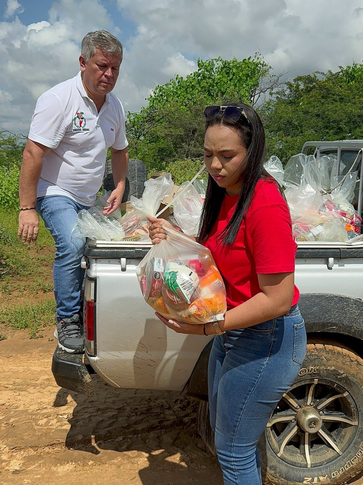 Movimiento Indígena Nación Wayuu lleva ayudas humanitarias a comunidades damnificadas por la ola invernal