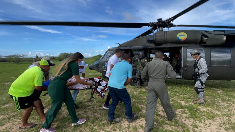 Siete fueron los indígenas wayuu evacuados por la Fuerza Aérea en la Alta Guajira