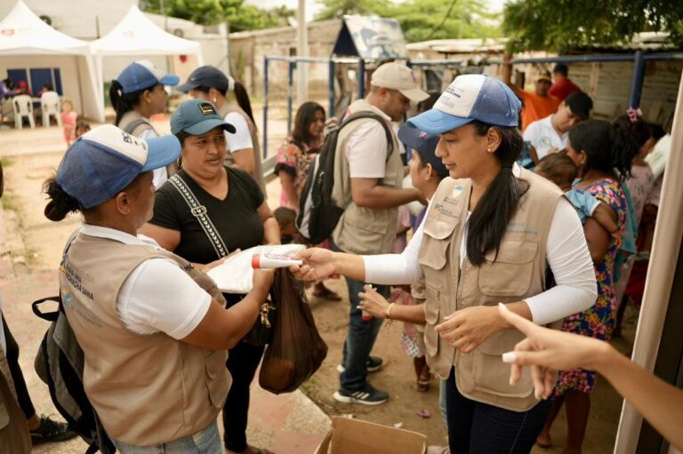 Alcaldía de Riohacha llegó a Villa Fátima con servicios de salud