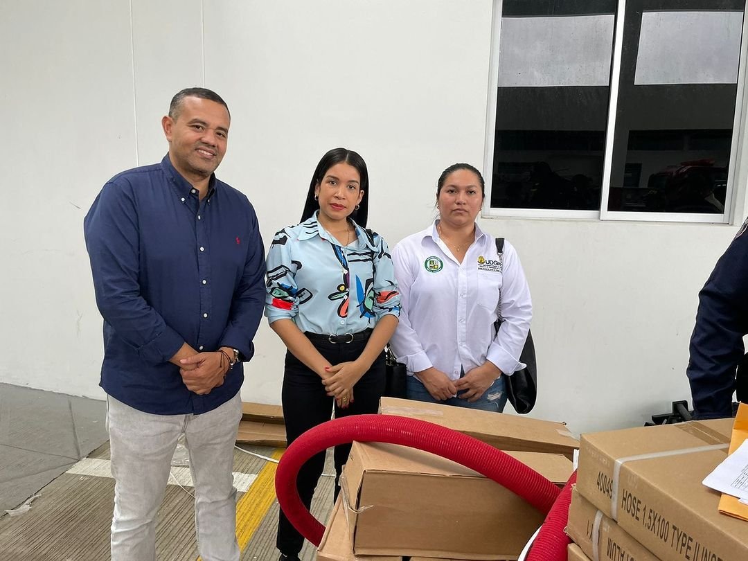 “Estos equipos permitirán a los bomberos del territorio mejorar su capacidad de respuesta ante emergencias”: Misael Velásquez Granadillo