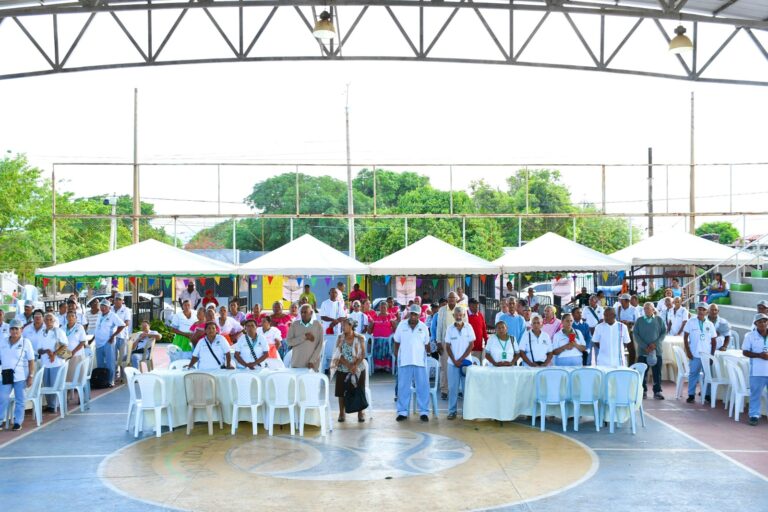 50 emprendimientos de Barrancas se reunieron en la Feria Empresarial y Encuentro Municipal del adulto mayor