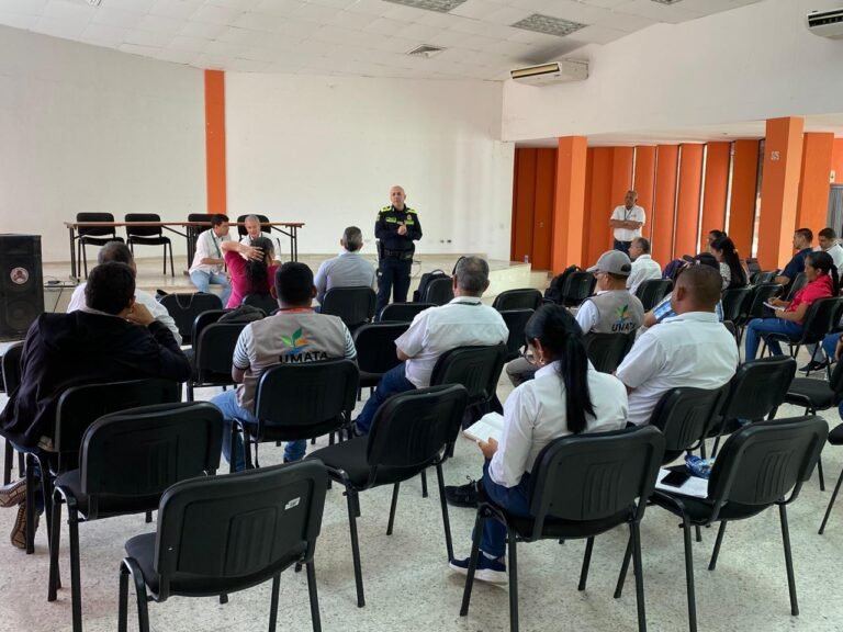 Policía Fiscal y Aduanera refuerza acciones contra el contrabando en La Guajira en articulación con gremios y autoridades locales