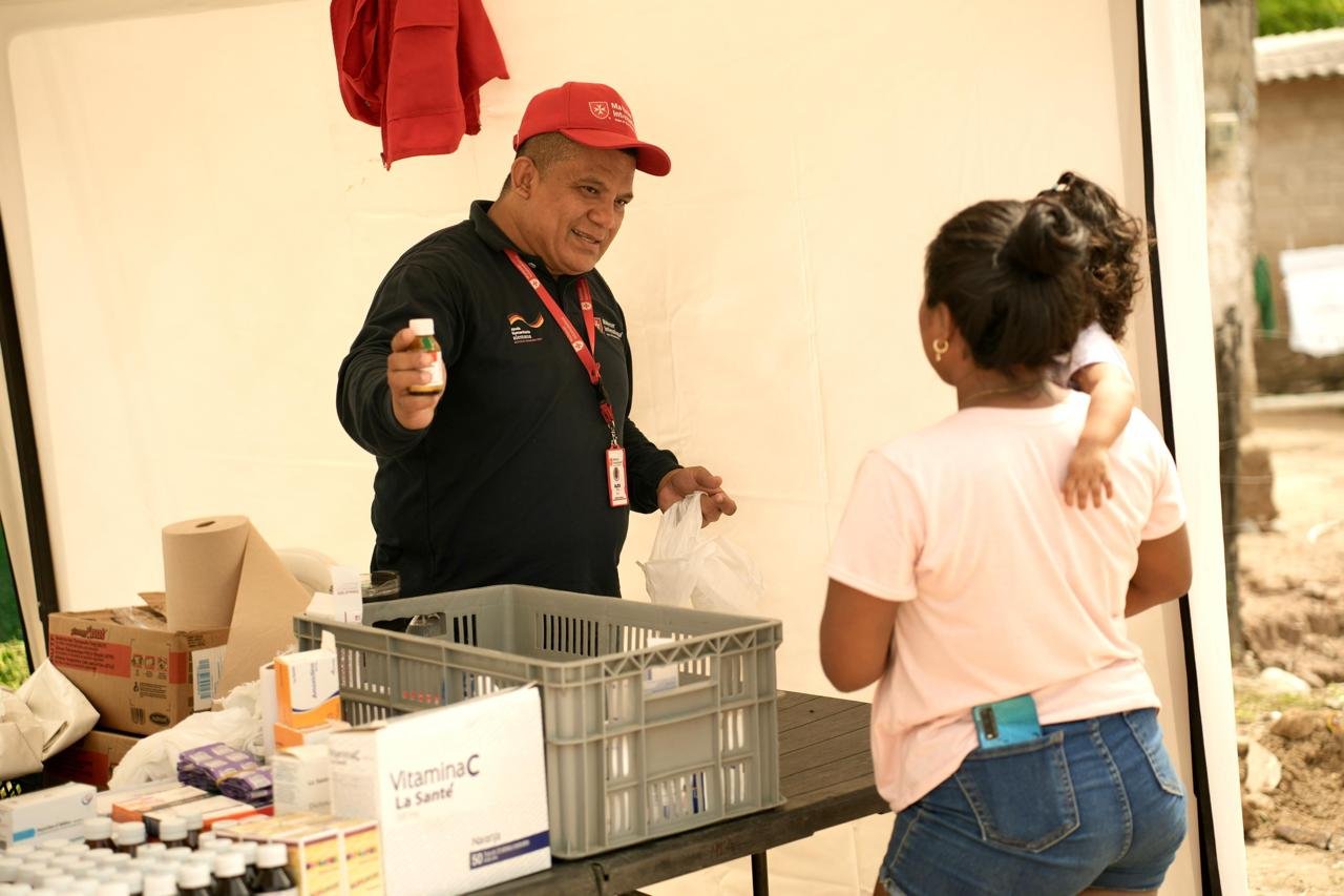 Alcaldía de Riohacha llegó a Villa Fátima con servicios de salud