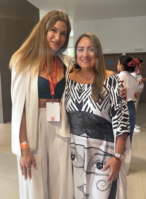 Con la speaker mexicana Mariana Fresnedo.