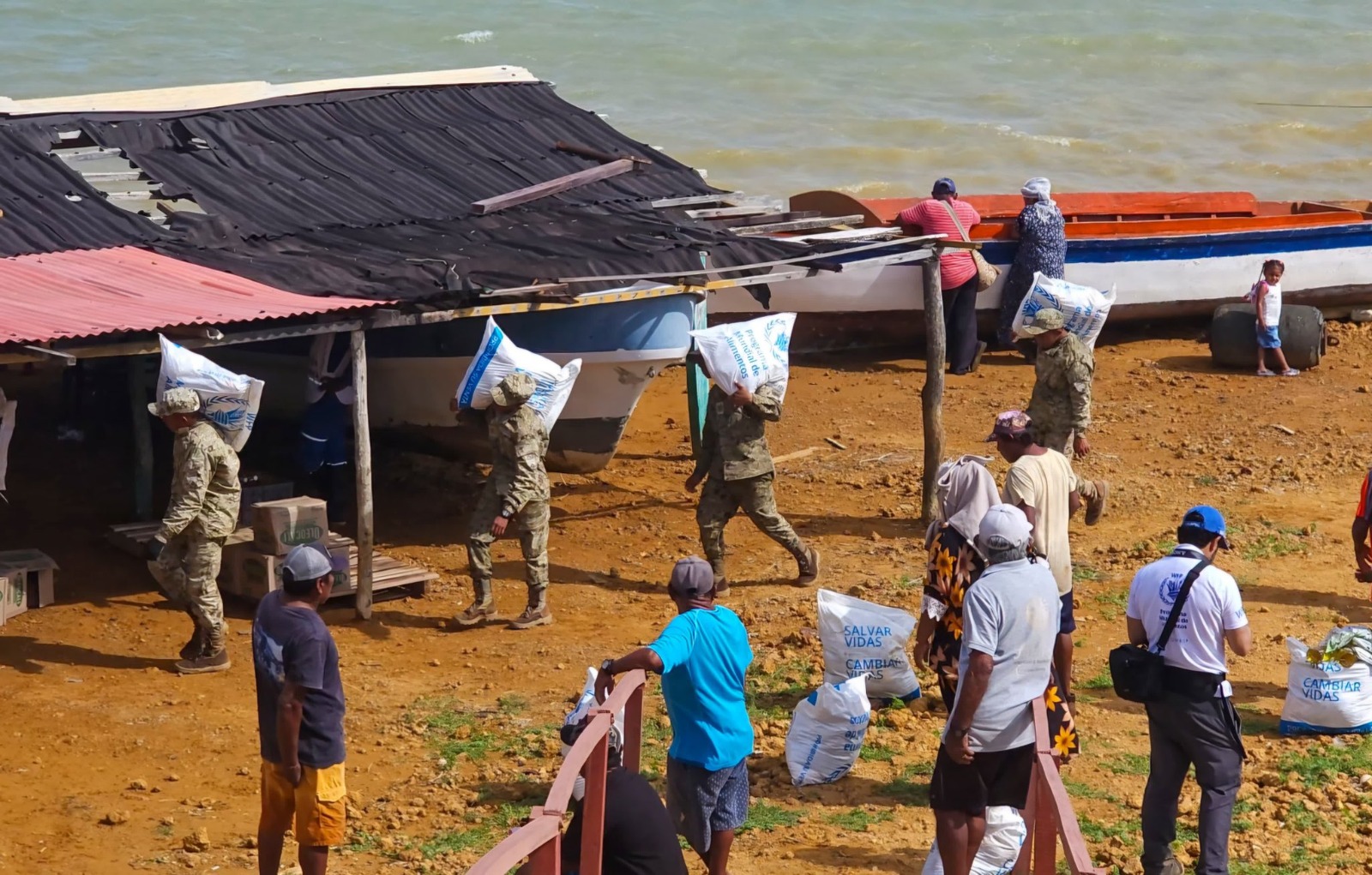 Inició la segunda fase de la Misión Humanitaria Akalii>ja: se entregarán 130 toneladas de canastas alimentarias y elementos de primera necesidad en la Alta Guajira