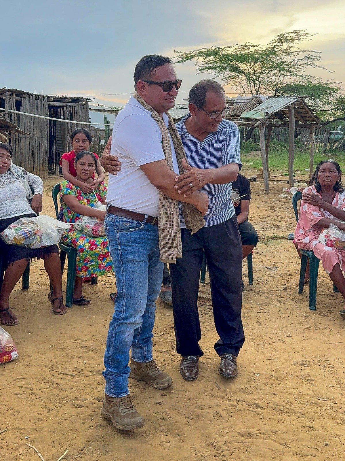 Movimiento Indígena Nación Wayuu lleva ayudas humanitarias a comunidades damnificadas por la ola invernal