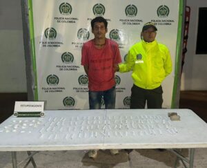 Incautan 90 cigarrillos de marihuana y 19 papeletas de base de coca en allanamiento en Maicao