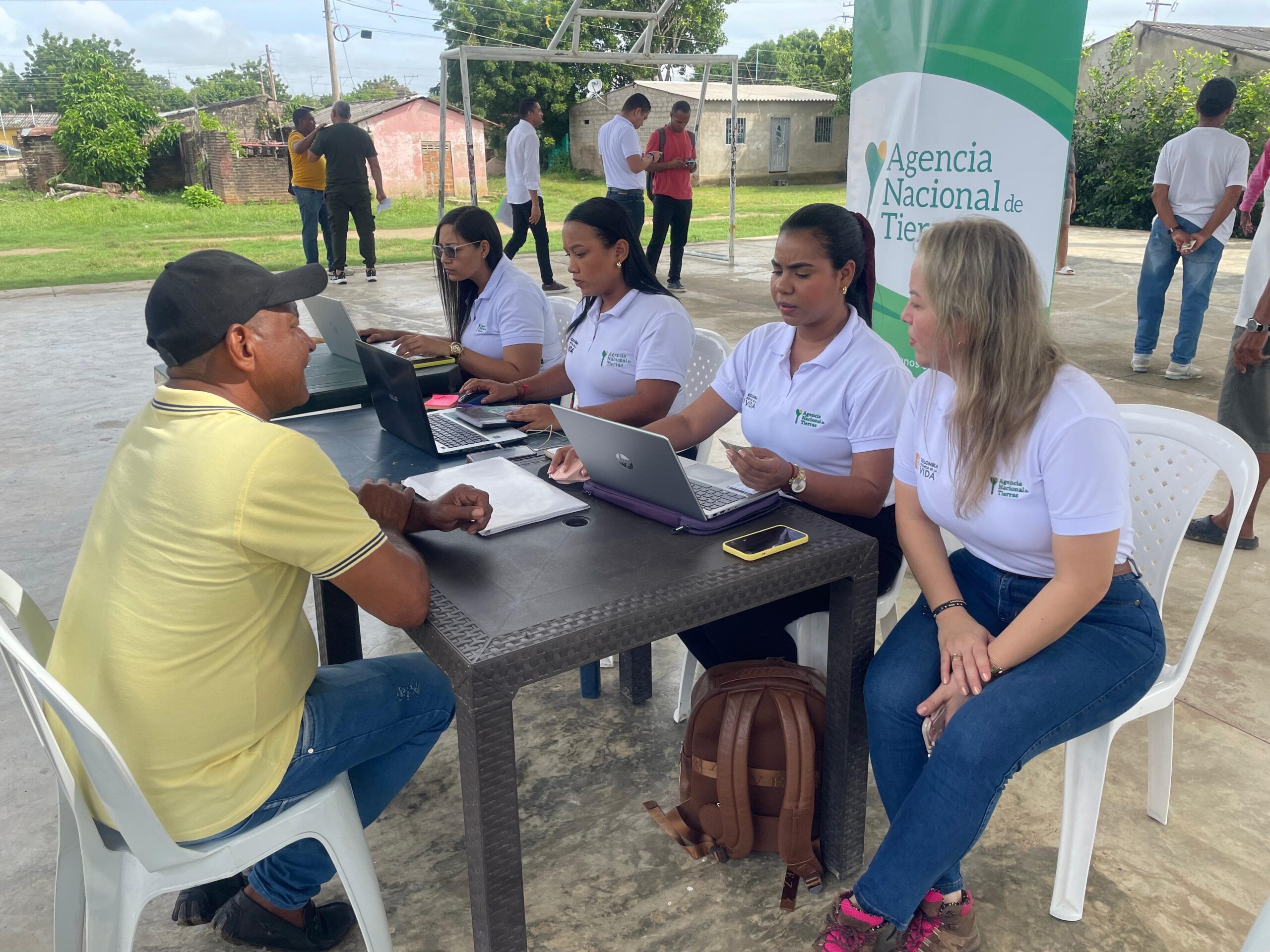 Agencia Nacional de Tierras llevó su oferta institucional a población campesina de Tigreras, zona rural de Riohacha