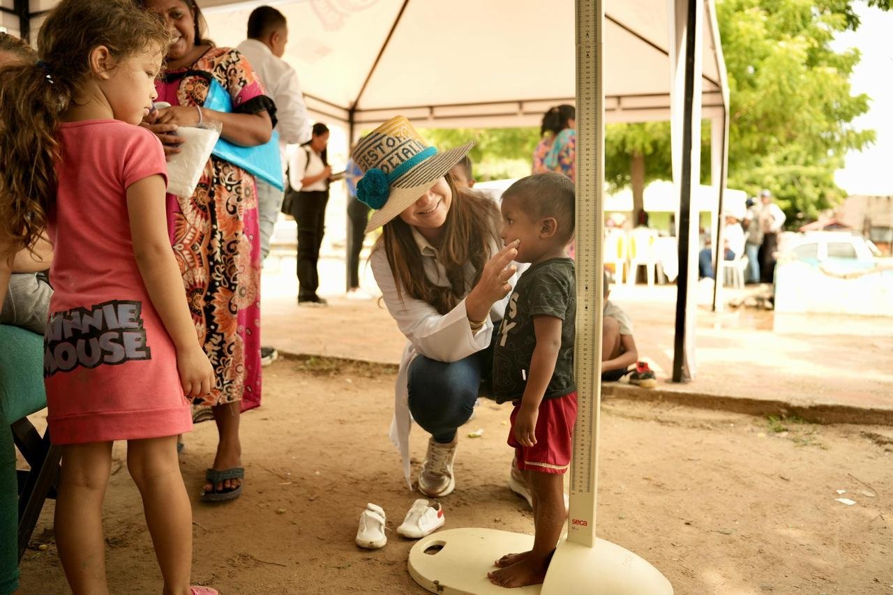 Alcaldía de Riohacha llegó a Villa Fátima con servicios de salud