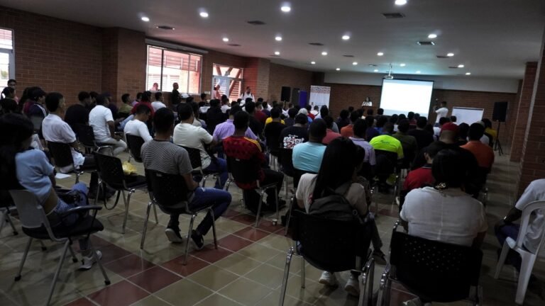 En Uniguajira se desarrolló con éxito el ‘Encuentro de Transición Energética y Desarrollo’