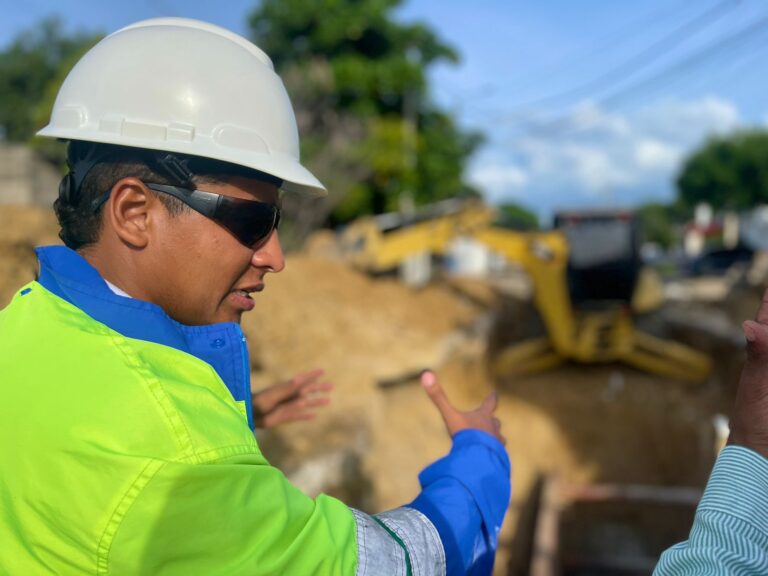 Aqualia finaliza reparación de tubería en el barrio Las Tunas de Riohacha