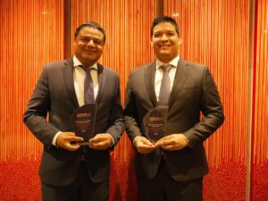 Alcaldes de Riohacha y Barrancas reciben premios en Bogotá por su destacada labor social