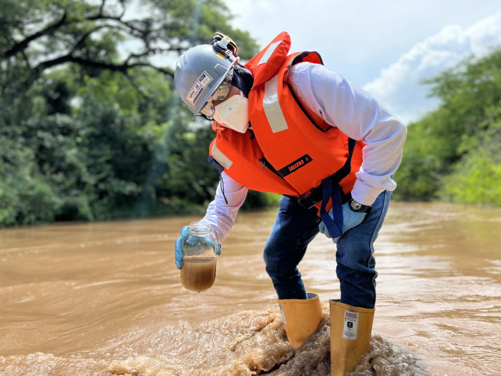 Más de 180 puntos de monitoreo de agua refuerzan el compromiso de Cerrejón con este preciado recurso en La Guajira