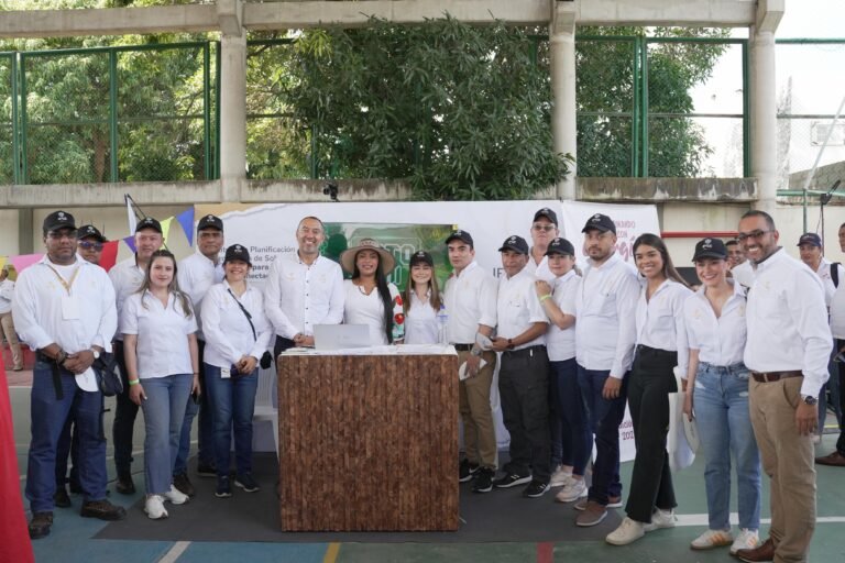 Senadora Martha Peralta logra que el proyecto de una granja solar en el Cabo de la Vela no se lo lleven a otro departamento