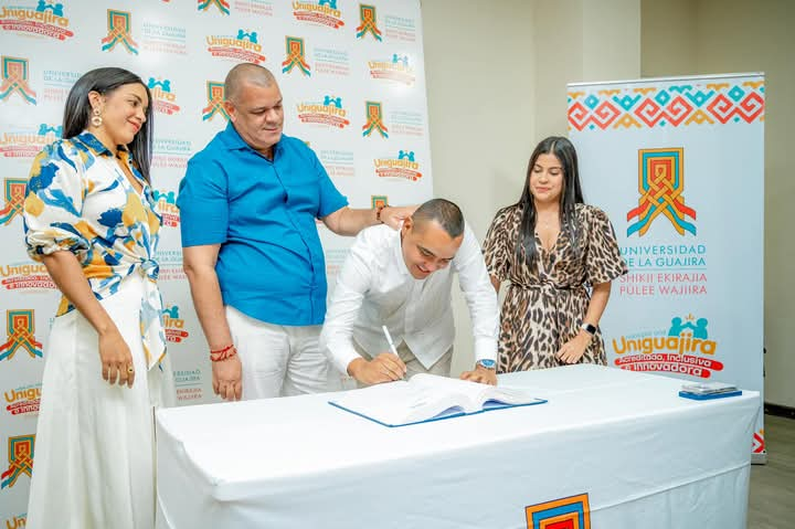 Rector Carlos Robles fortaleció Uniguajira con 27 docente