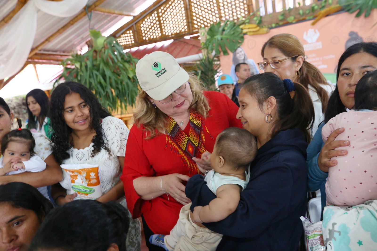 Bienestar Familiar lanza la nueva Bienestarina Mamá con Chontaduro para fortalecer la soberanía alimentaria y apoyo a los agricultores locales