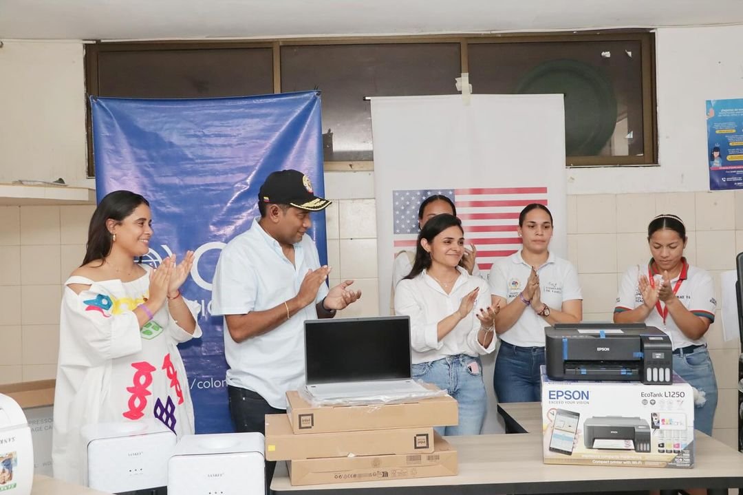 Alcalde de Maicao, Miguel Felipe Aragón, reconoció donación de herramientas de trabajo donadas por entidades internacionales