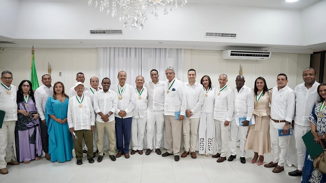 Asamblea Departamental realizó reconocimiento a distintas personalidades de La Guajira