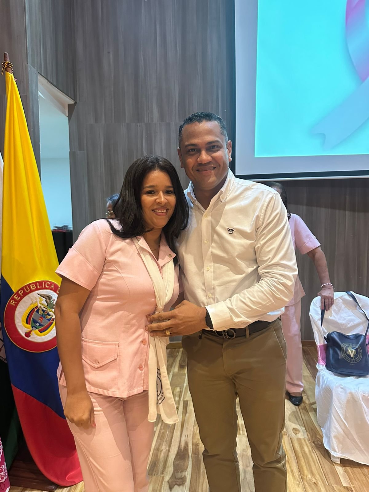 Realizaron reconocimiento a miembros de las Damas Rosadas, entre ellos la presidenta seccional de La Guajira