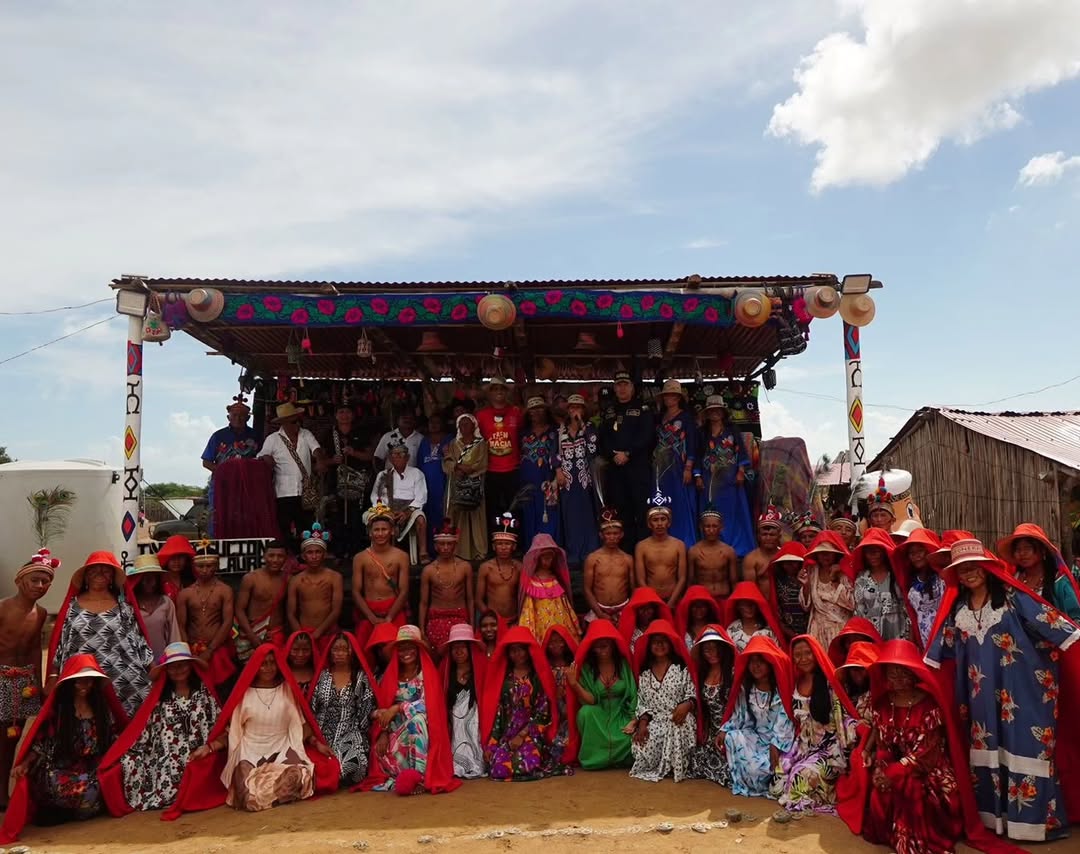 Gobernador Jairo Aguilar estuvo en la graduación de 50 jóvenes wayuu en Karasua, Alta Guajira