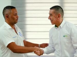 Alcalde de Uribia, Jaime Buitrago, celebró la entrega de la planta desalinizadora de Kasiwoluin en la Alta Guajira