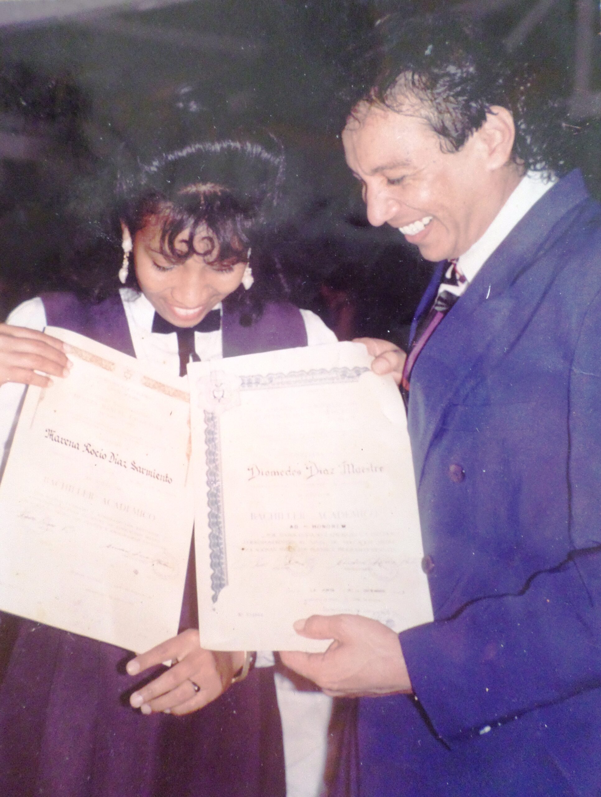 Diomedes Díaz recibió junto a su hija Marena, el título de bachiller en La Junta, La Guajira