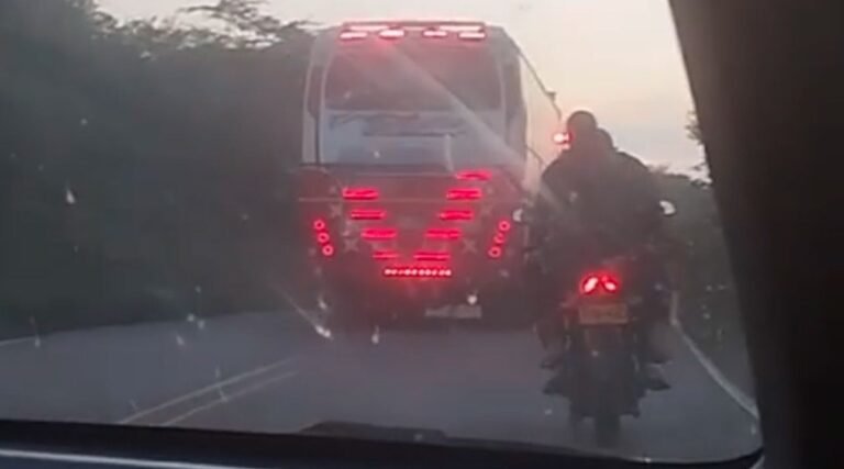 Piratas terrestres atacan bus a tiros en la vía La Florida - Matitas: pasajeros salieron ilesos