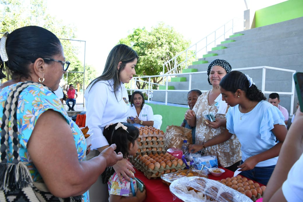 Exitoso fue el Mercado Campesino realizado en el municipio de Barrancas