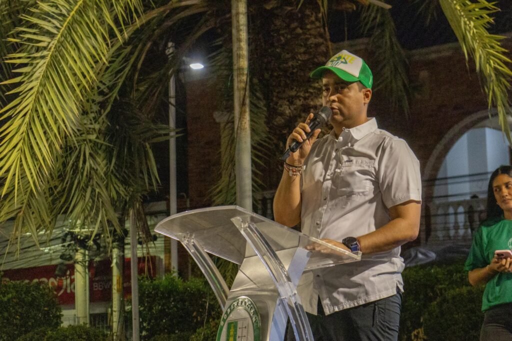 Gobernador Jairo Aguilar realizó lanzamiento de ‘Ponte la 10’, para resaltar trabajo de vendedores ambulantes del parque Almirante Padilla