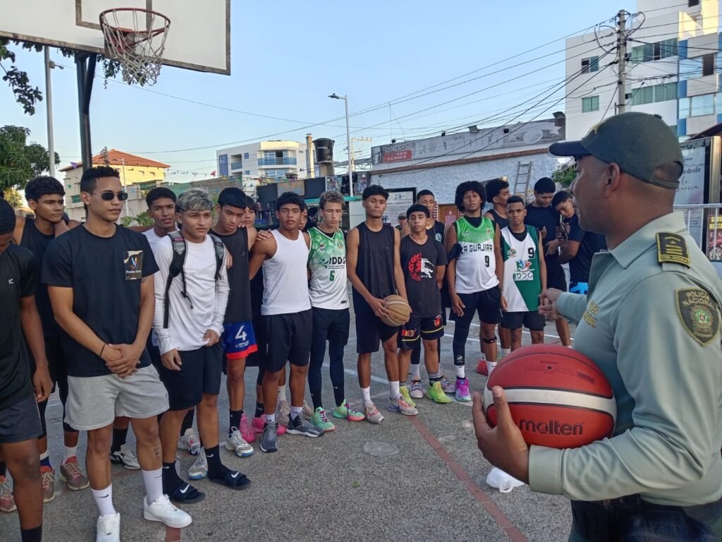 Policía Nacional lideró el evento ‘Riobasket 3x3’ en el Parque Nicolás de Federman de Riohacha