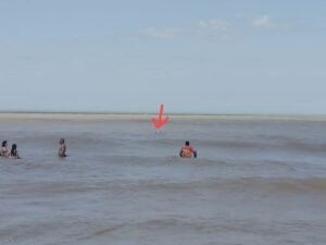 Rescatan a dos jóvenes arrastrados por la corriente en el mar Caribe en Riohacha