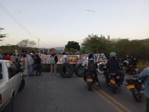 Comunidades wayuu realizaron bloqueos en el norte y sur de La Guajira por demandas educativas y laborales