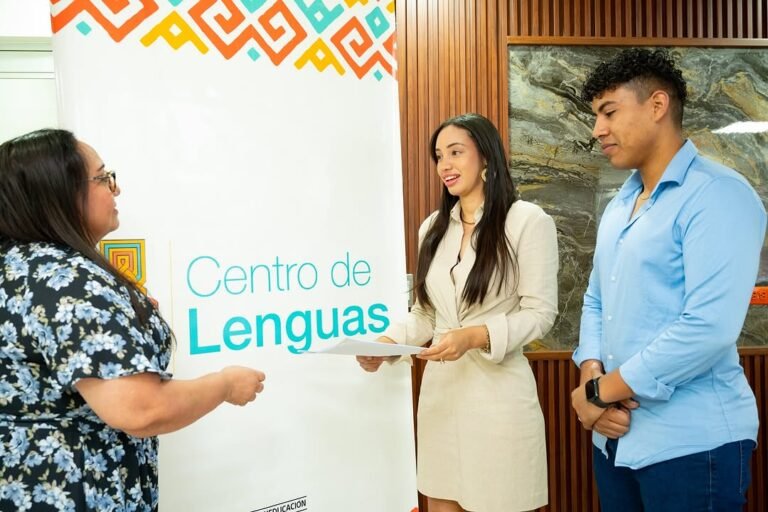 Uniguajira firma convenio con EF Educación Internacional SAS