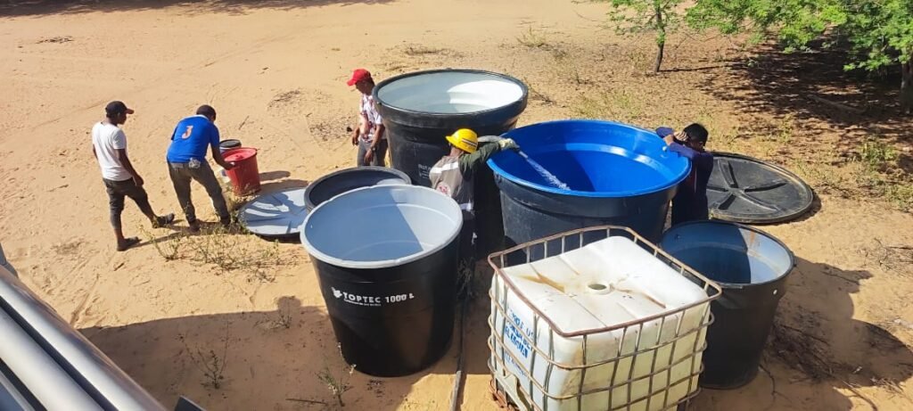 Ejército Nacional entregó 40 mil litros de agua en varias comunidades del municipio de Manaure