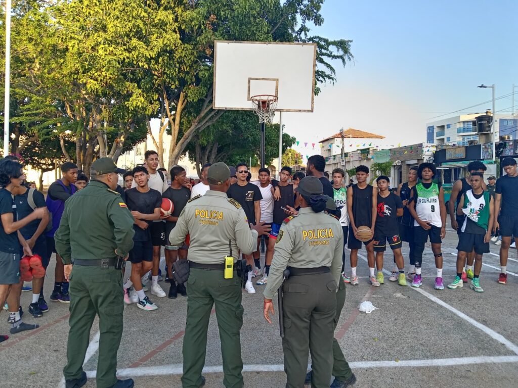 Policía Nacional lideró el evento ‘Riobasket 3x3’ en el Parque Nicolás de Federman de Riohacha