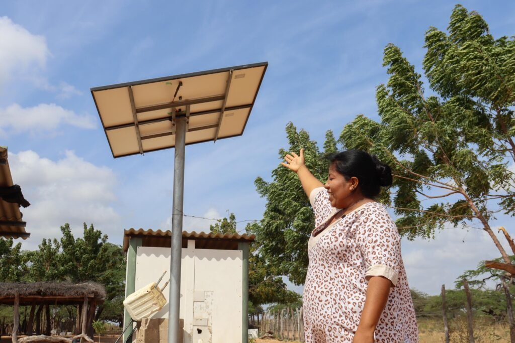 160 comunidades indígenas de Manaure ahora cuentan con energía eléctrica gracias a un proyecto de energía fotovoltaica