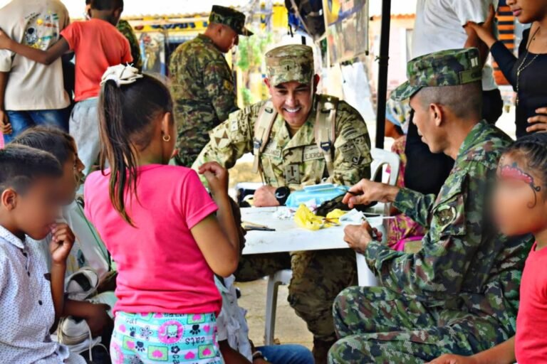 Ejército Nacional realizó jornada de apoyo al desarrollo y ayuda humanitaria en Juan y Medio, Riohacha