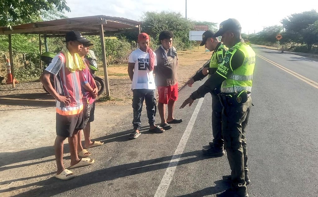 Policía Nacional adelanta intervenciones en la vía que comunica de Paradero con Maicao