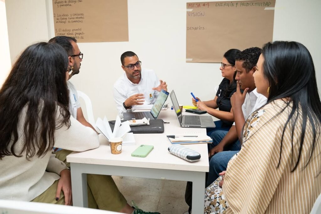 Uniguajira realizó taller denominado ‘Hacia un Futuro Energético Sostenible en La Guajira’