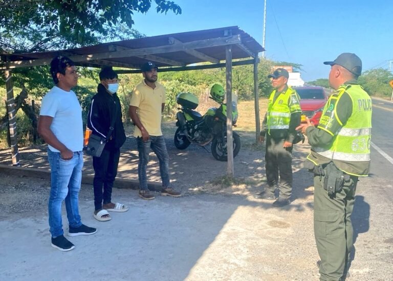 Policía Nacional adelanta intervenciones en la vía que comunica de Paradero con Maicao